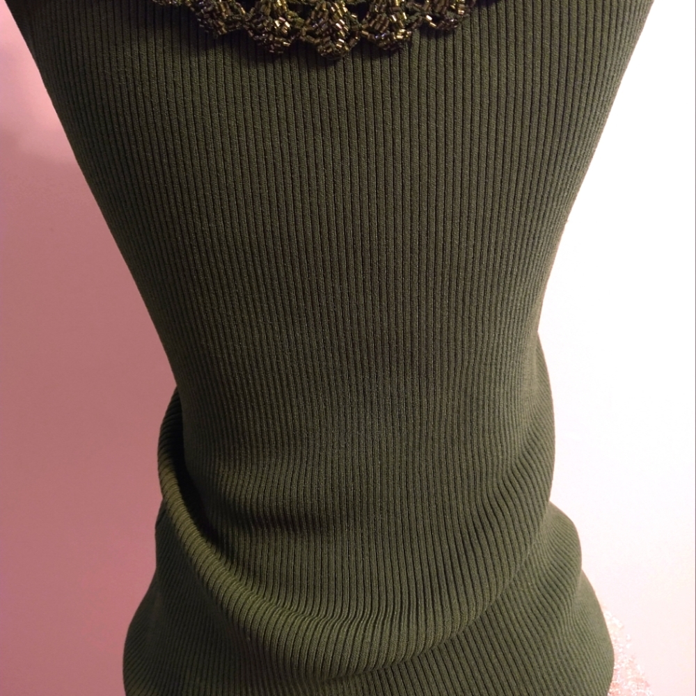 Green tank top - Picture 3 of 4